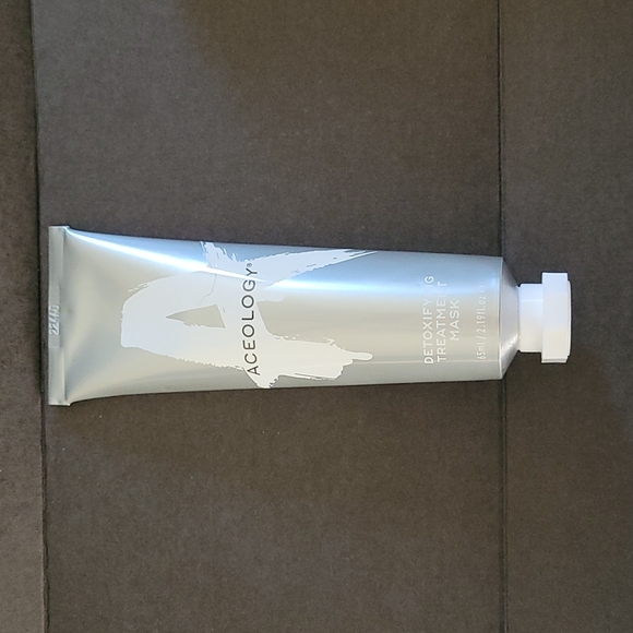 Aceology Detoxifying Treatment Mask - Picture 2 of 3